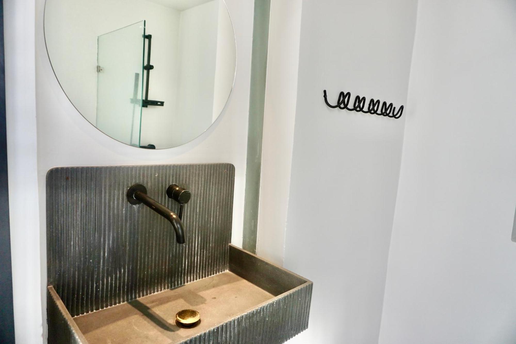 Hash With Unique Chill Design At Silom Soi 3 Căn hộ Bangkok